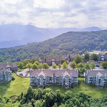 Sky High Views!!-Peak Mountaintop-Outdoor Pool-Close To Downtown-Private Balcony-Wifi-Cable Gatlinburg Esterno foto