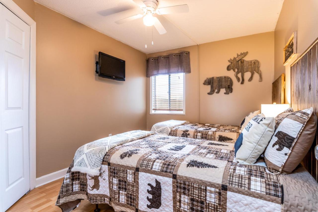 Sky High Views!!-Peak Mountaintop-Outdoor Pool-Close To Downtown-Private Balcony-Wifi-Cable Gatlinburg Esterno foto