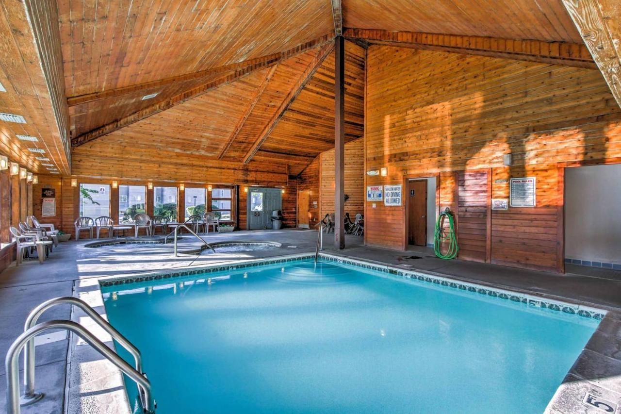 Sky High Views!!-Peak Mountaintop-Outdoor Pool-Close To Downtown-Private Balcony-Wifi-Cable Gatlinburg Esterno foto