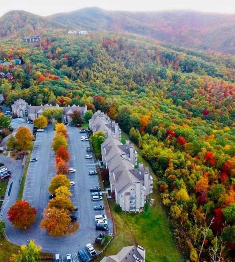Sky High Views!!-Peak Mountaintop-Outdoor Pool-Close To Downtown-Private Balcony-Wifi-Cable Gatlinburg Esterno foto