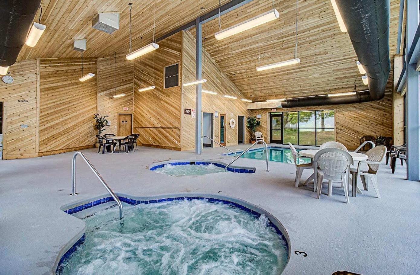 Sky High Views!!-Peak Mountaintop-Outdoor Pool-Close To Downtown-Private Balcony-Wifi-Cable Gatlinburg Esterno foto