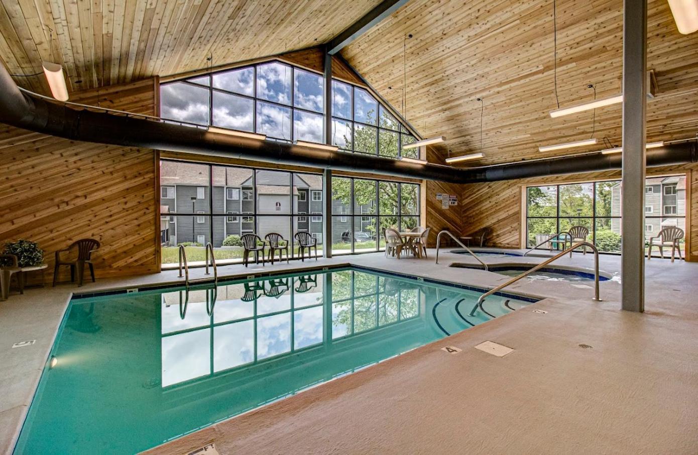 Sky High Views!!-Peak Mountaintop-Outdoor Pool-Close To Downtown-Private Balcony-Wifi-Cable Gatlinburg Esterno foto
